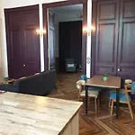 Apartment Meubles De L'arsenal Coeur De !