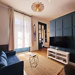 Meubles De L'arsenal Coeur De ! Apartment