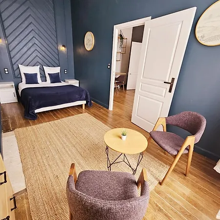Apartament Meubles De L'arsenal Coeur De !