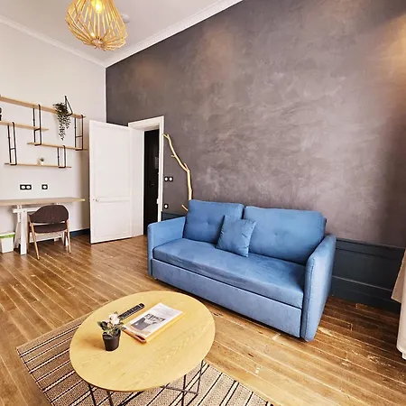 Apartament Meubles De L'arsenal Coeur De !