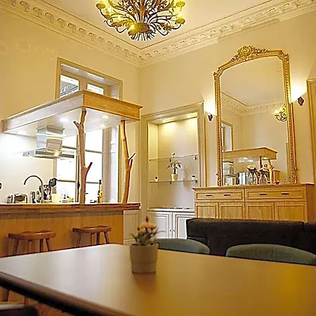 Apartment Meubles De L'arsenal Coeur De