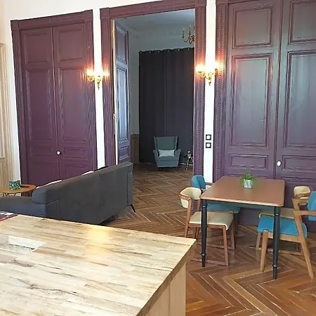 Meubles De L'arsenal Coeur De Apartment Angouleme