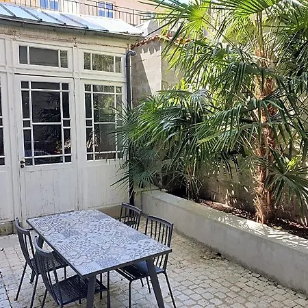 Apartment Meubles De L'arsenal Coeur De *